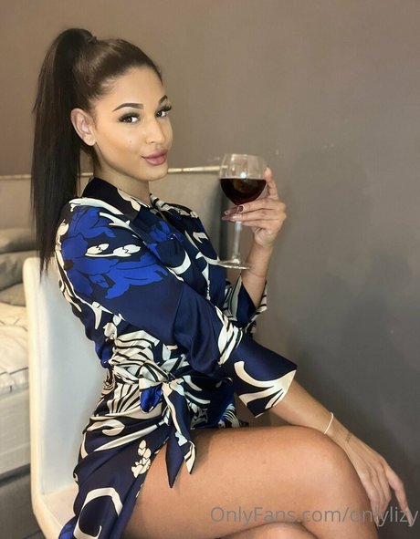 brownielizy エロティック女優 写真