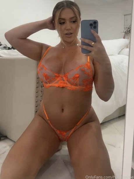 Halle Payne xxxスター 写真