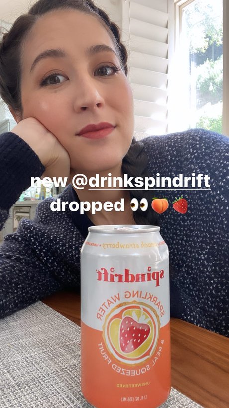 Mina Kimes 完璧なスター 写真