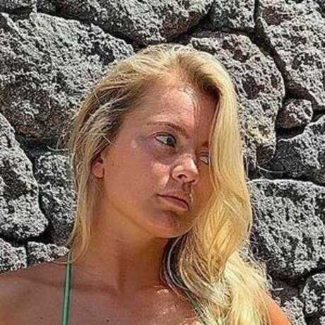 Tasha Ghouri トップスター 写真