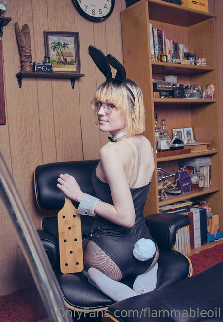 flammableoil アートモデル 画像