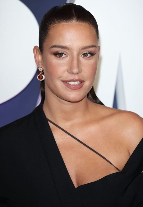 Adele Exarchopoulos 写真集