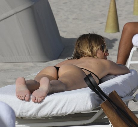 Chloe Sevigny ヌードモデル 画像