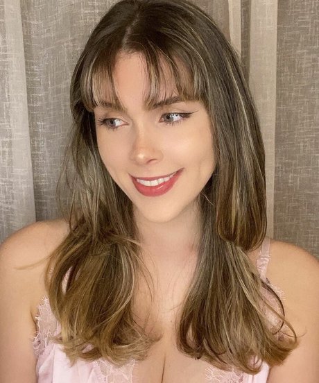 ミラーセルフィーオンリーファンズ 無料ポルノ 写真