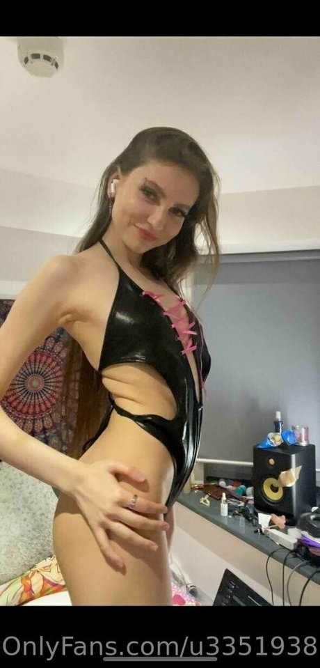 ビキニプリンセスオンリーファンズ 無料裸 画像