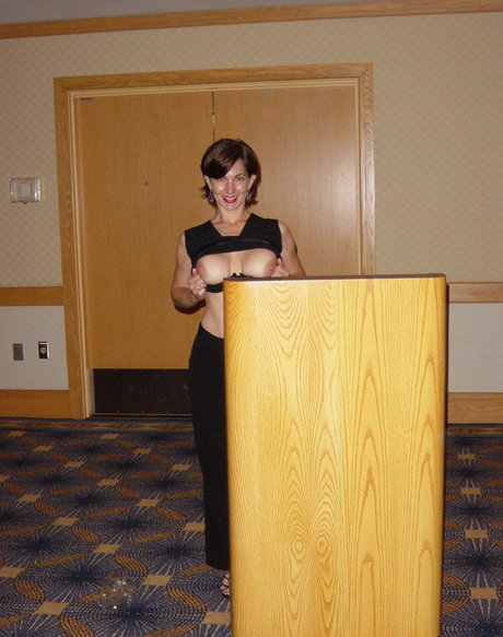 ティーンフィンガリングオンリーファンズ ホットxxx 写真