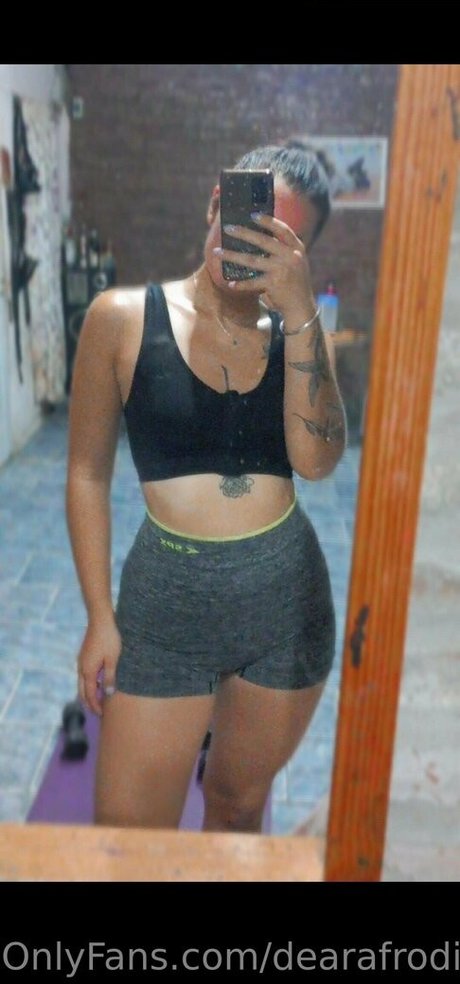 スムーズなオンリーファンズ アートポルノ 画像