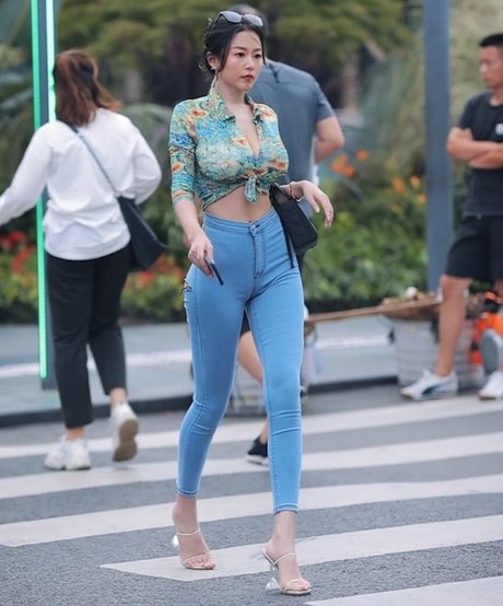 Echo Yue 独占スター 画像