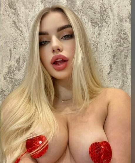 reginafoxi エロティックなモデル 画像