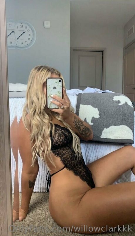 willowclarkk アートモデル 写真