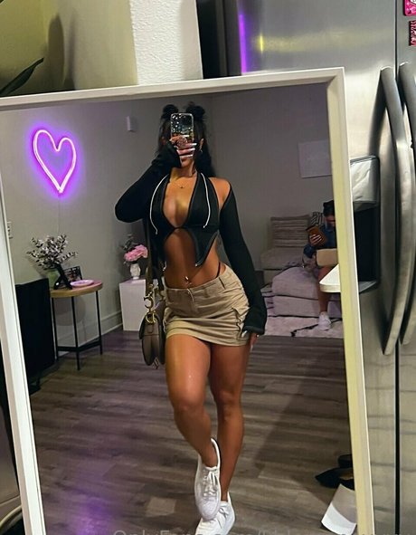 ワークアウト オンリーファンズ 無料裸 画像