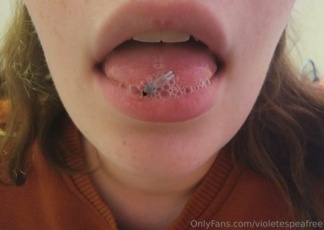 巨乳ストリップオンリーファンズ ポルノ 写真