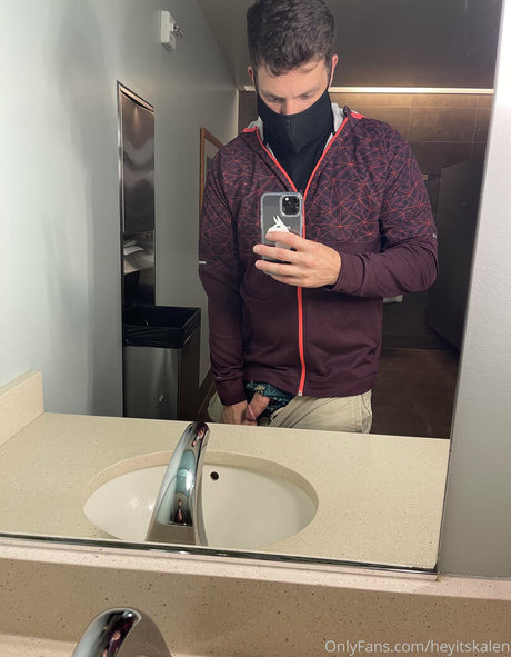 heyitskalen エロティックなスター 写真