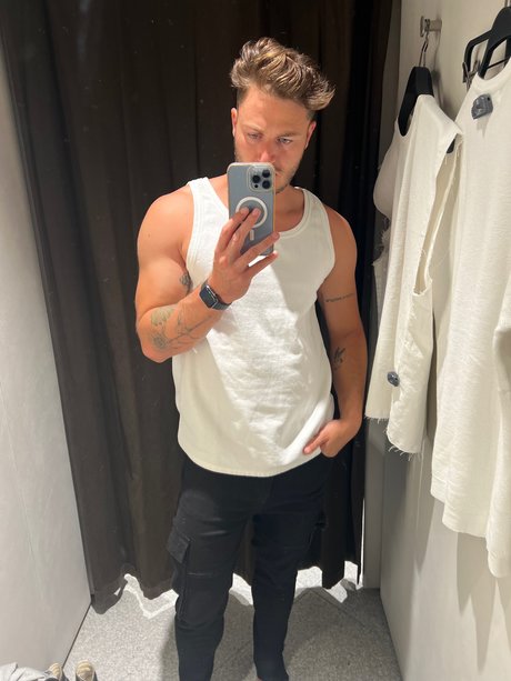 PEACHES 美しいモデル 画像