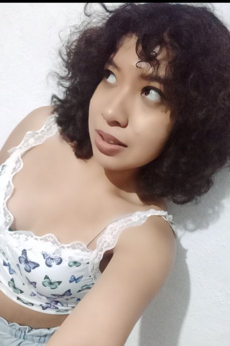 L Vip アダルトモデル 写真