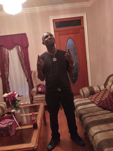 LJ On 24s ポルノスター 裸 画像