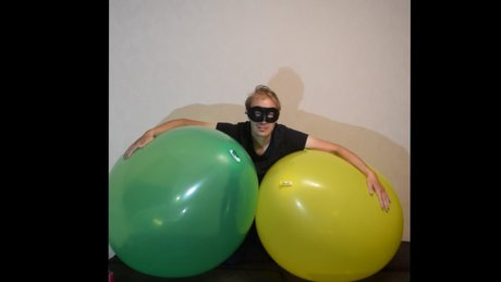 MaskedLooner97 セックス女優 写真