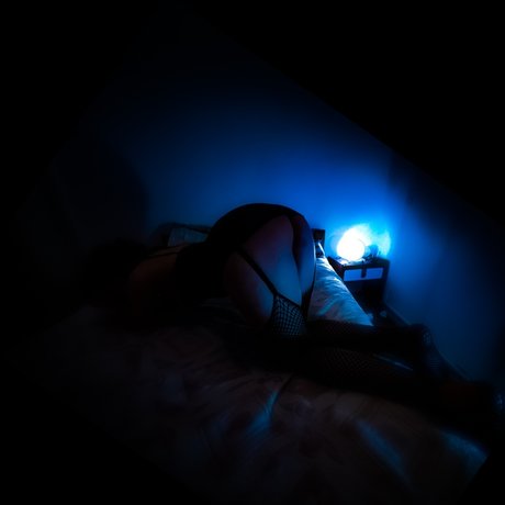 母と息子のオンリーファンズ ホットセックス 写真