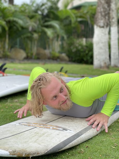 Surfs up ポルノスター 裸 写真
