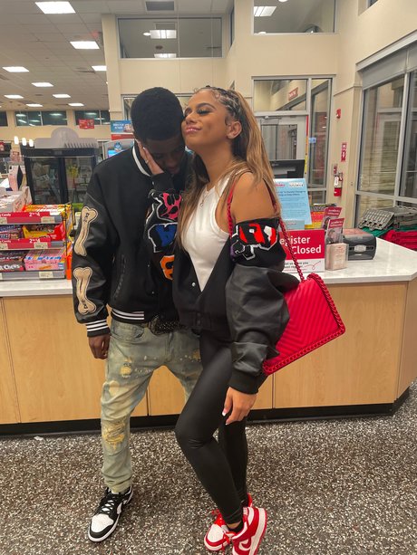 The Who Family xxxモデル 写真