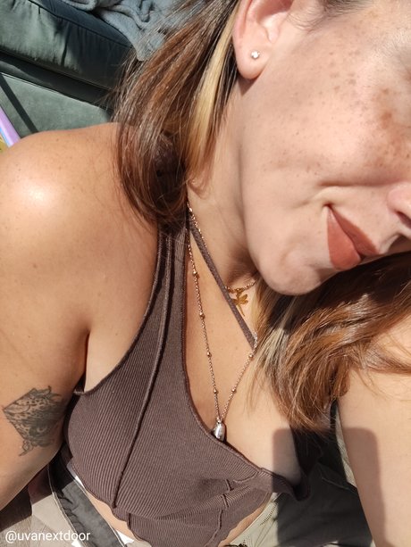 Uvanextdoor 美しいポルノスター ギャラリー