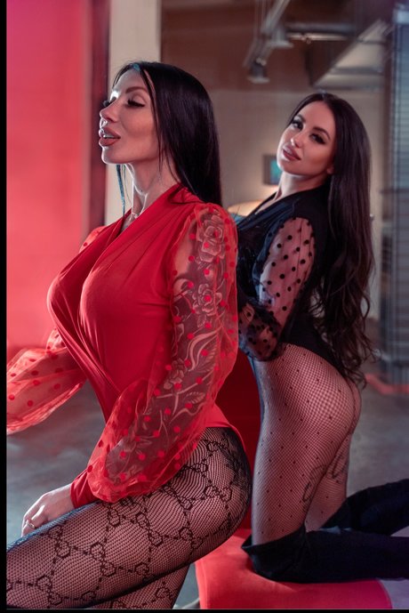 アナルを食べるオンリーファンズ ヌード 写真