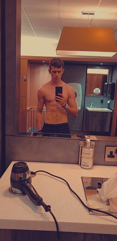 Sebastian clarke ヌードモデル 写真