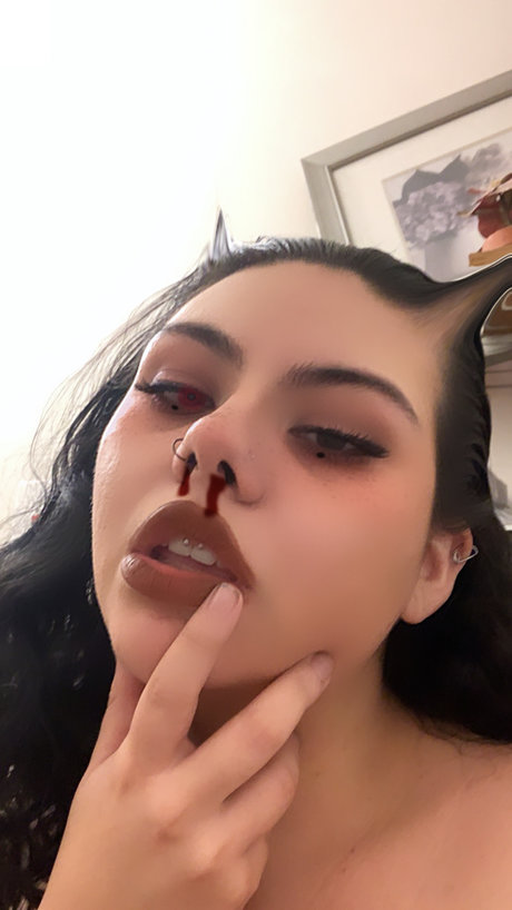 _POUTY PRINCESS_ ポルノスター xxx 画像