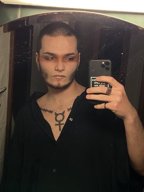 phil skinn ホットなモデル 画像