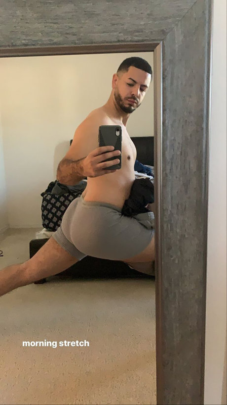 Julian Cruz 美しいポルノスター 写真