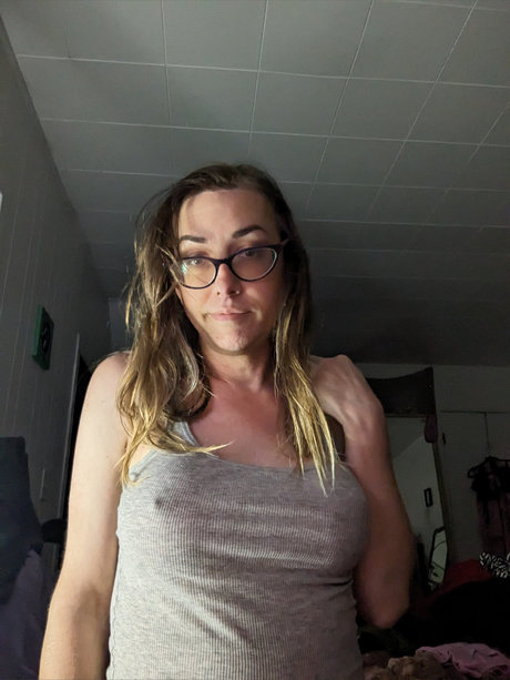 buffy violett セックス女優 画像