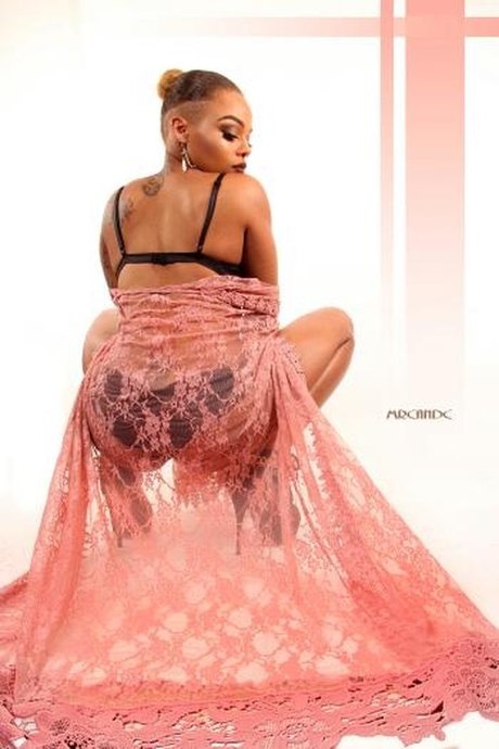 UnicornKeekee セクシーモデル 写真