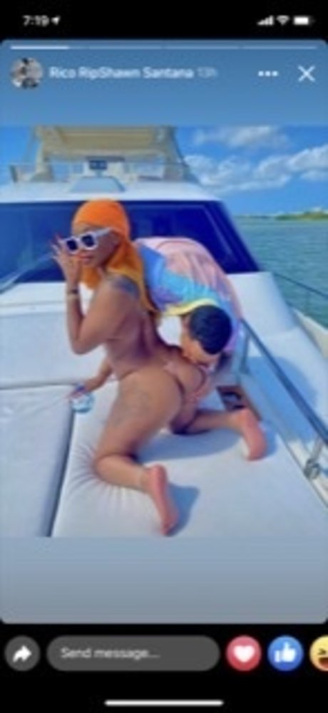 Cherry92 セクシーなポルノスター 写真