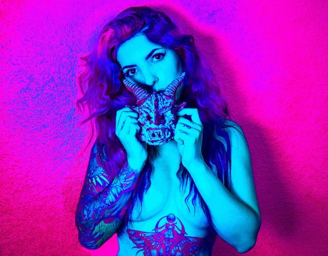 巨乳ストリップオンリーファンズ セクシー裸 ギャラリー