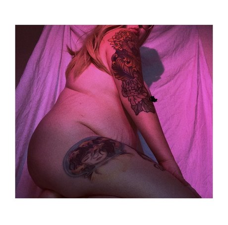 nina divine 独占女優 画像