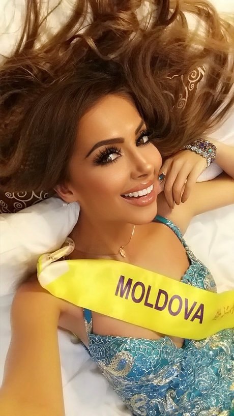 Mariana Susarenco 限定スター 写真