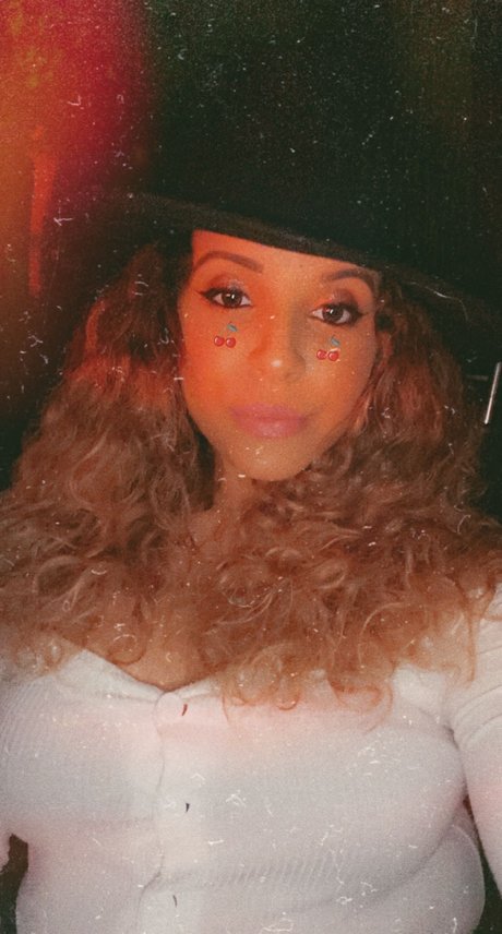 Sexy brunette 裸のモデル アーカイブ