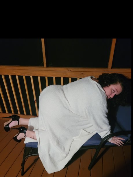 PAWGlovn エロティックなモデル 画像