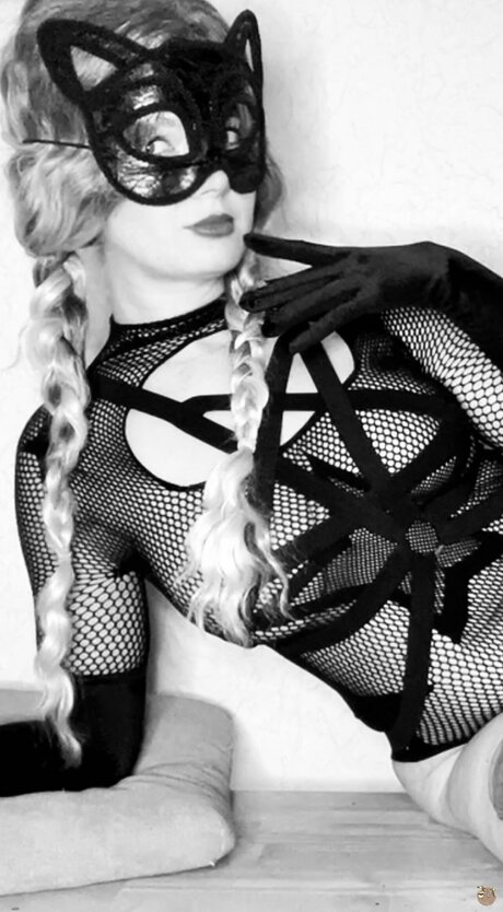 Sinful Sloth Slut she her_ アダルトモデル 画像