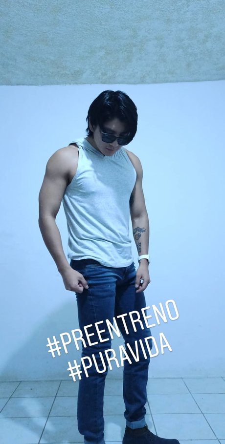 Santiago Chicaiza ホットモデル 写真