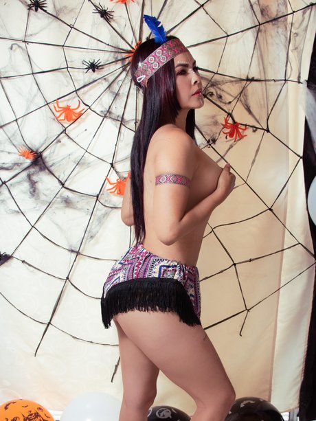 Pocahontas Usuga ホットなポルノスター 画像