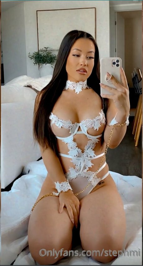 Stephmi セクシーなスター 写真