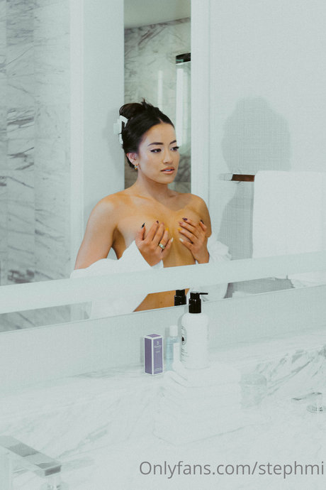 Stephmi ヌードのポルノスター 写真