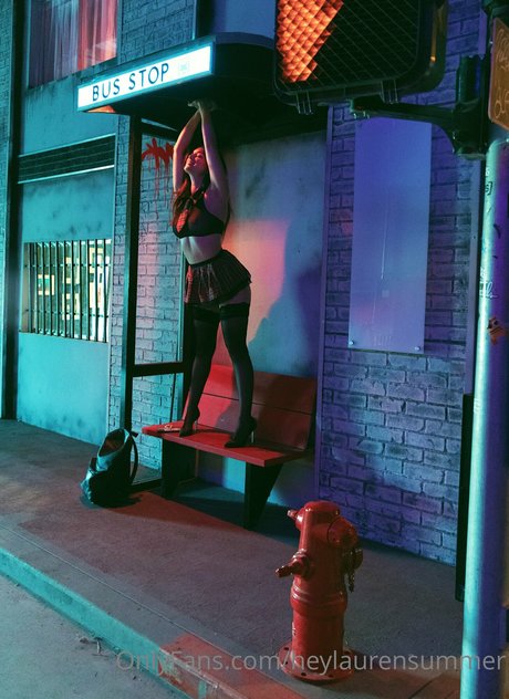 黒髪の熟女オンリーファンズ 無料ポルノ 画像