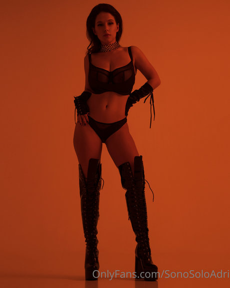 Adriana Fenice 完璧なポルノスター 写真