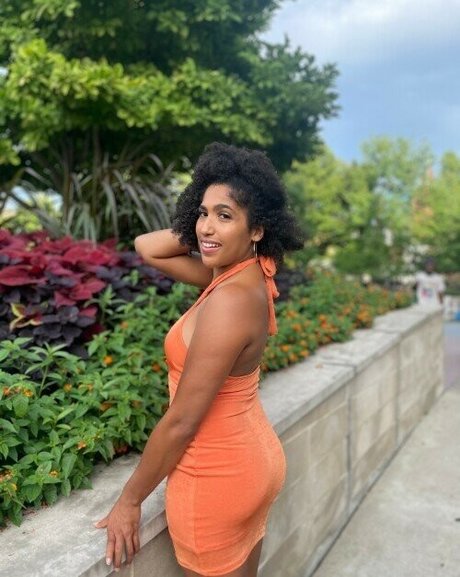 カウガール POV オンリーファンズ ホット アーカイブ