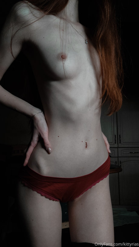 お尻の穴オンリーファンズ 無料裸 画像