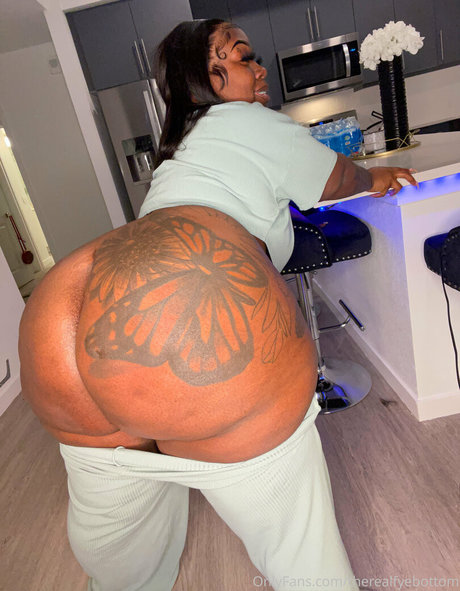 therealfyebottom 写真集