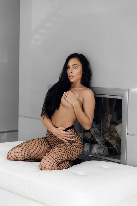 モンスターコックオンリーファンズ ポルノ 画像