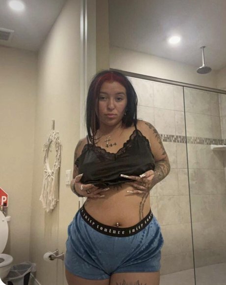 アジアン潮吹き オンリーファンズ えろ 画像